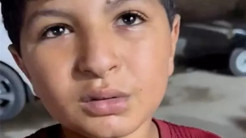 الداخلية تفحص فيديو الاعتداء على طفل يبيع عسلية بالمحلة.. الجاني يصفعه على وجهه