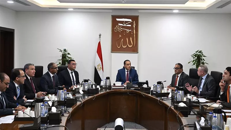مدبولي يتابع خطة تحلية مياه البحر: نستهدف 9 ملايين متر مكعب يوميًا