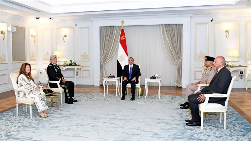 الرئيس السيسي يبحث ملف سد النهضة مع قائد المنطقة المركزية الأمريكية