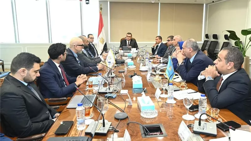 الإسكان تستعرض الاستعدادات الأخيرة لتدشين منصتين لتنظيم السوق العقارية وتصدير العقار المصري