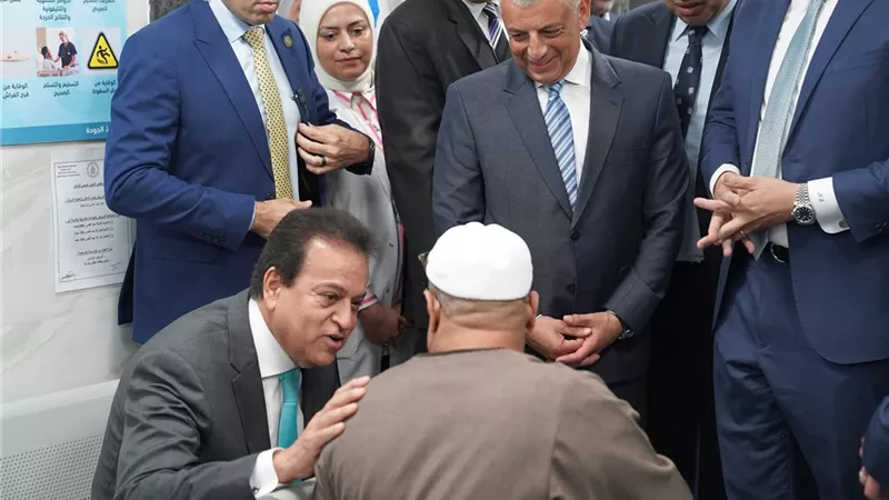 وزير الصحة يتابع حالة الطفل الفلسطيني 