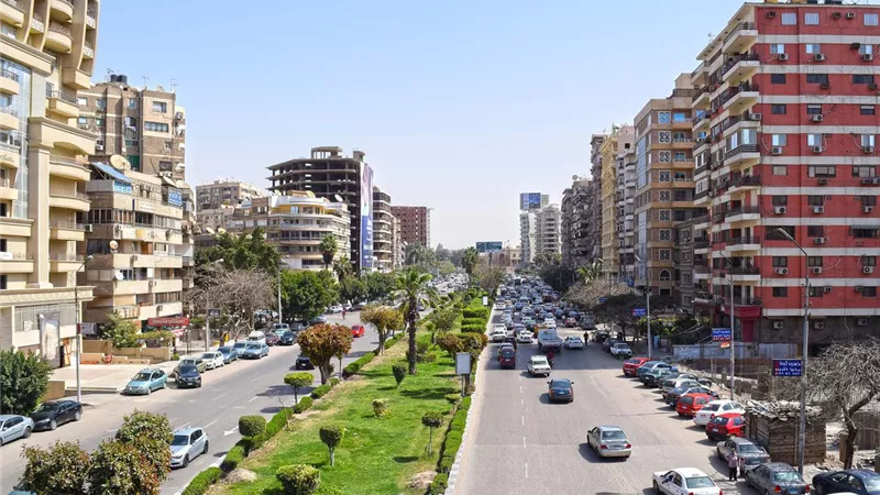 ليس كل تشقق يعني الهدم.. متى يصبح العقار «آيلًا للسقوط» ومن يملك قرار إزالته؟