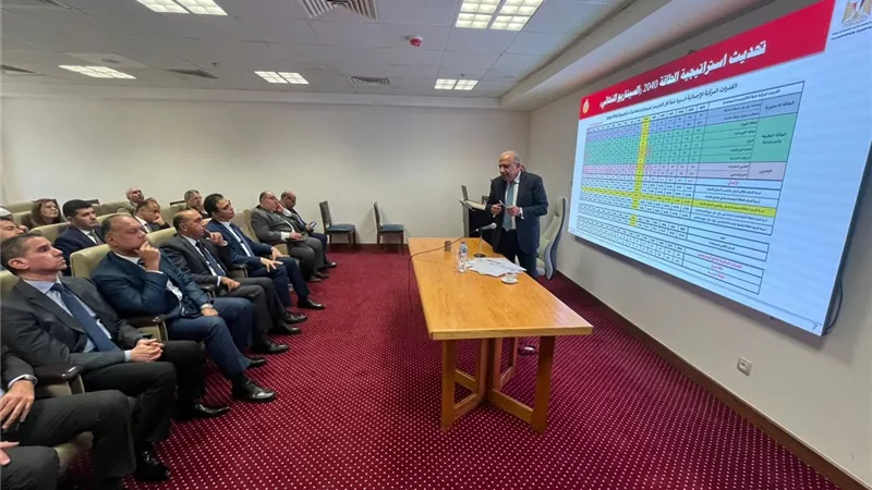 عصمت: فرص واعدة للاستثمار في الطاقة المتجددة.. ومصر تسعى لتصبح مركزًا إقليميًا للطاقة