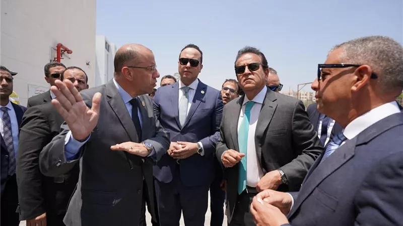 وزير الصحة يتفقد مشروعات صحية كبرى بالإسماعيلية