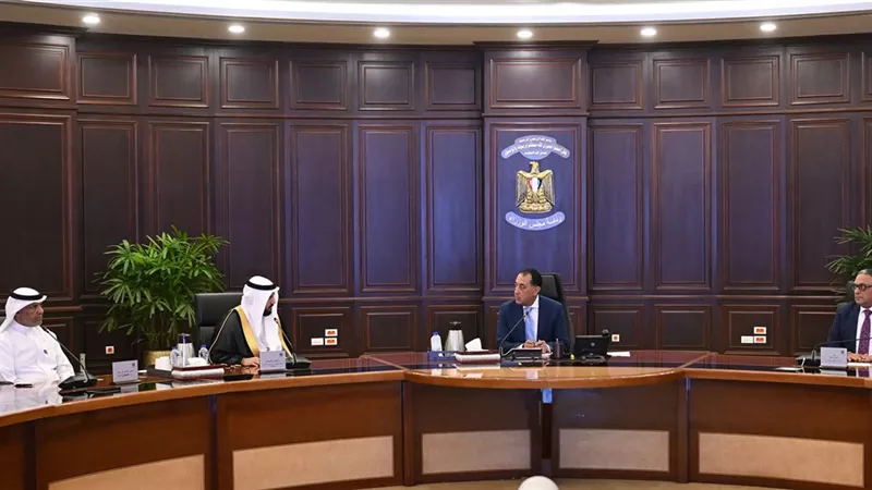 مدبولي يبحث مع 
