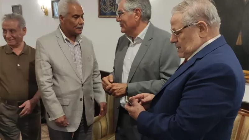 وفد من 