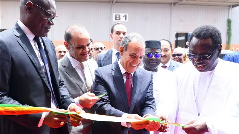 وزير الخارجية يفتتح مصنع 