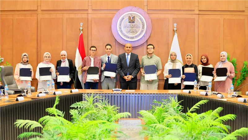 وزير التربية والتعليم: تفوق طلاب أوائل الثانوية العامة مصدر فخر واعتزاز للدولة المصرية
