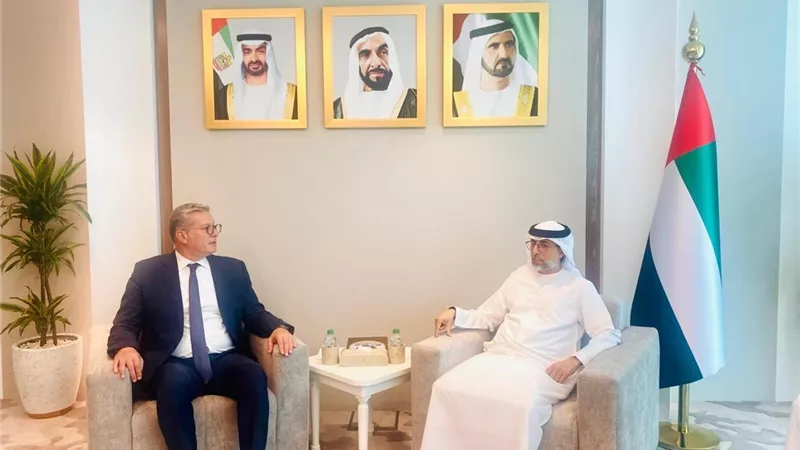 وزير البترول يعقد اجتماعًا مع وزير الطاقة والبنية التحتية الإماراتي بإمارة أبوظبي 