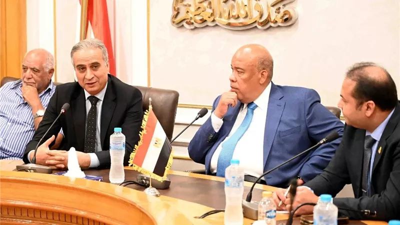 رئيس الغرفة التجارية بالقاهرة: هناك جهودًا تُبذل لوضع آليات تنفيذية لخفض الأسعار