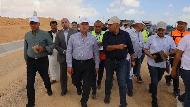 وزير النقل يتفقد مسار القطار السريع السخنة-مطروح ويعلن تقدمًا كبيرًا في التنفيذ