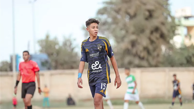 مسمار نص الملعب.. ناشئ الأهلي يحترف في نورشيلاند الدنماركي (فيديو وصور)