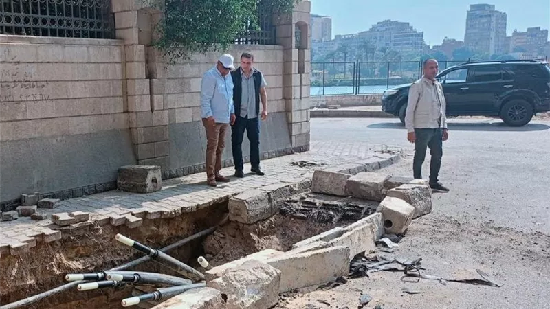 وزير الكهرباء يتفقد مواقع العمل على إضافة مصدر تغذية ثالث لمحطة محولات جزيرة الدهب 