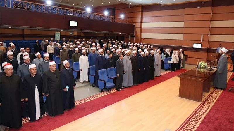 وزير الأوقاف يفتتح دورة تدريبية لتأهيل محفظي الكتاتيب وغرس القيم الوطنية