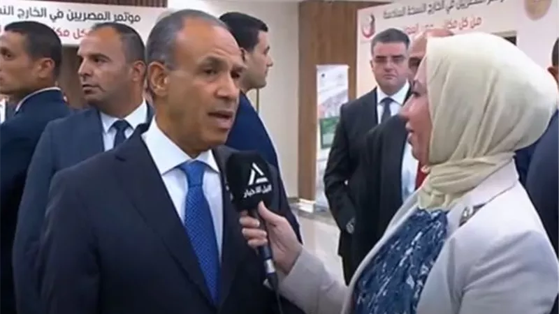 وزير الخارجية: مستمرون في إدخال المساعدات جوا وبرا إلى غزة