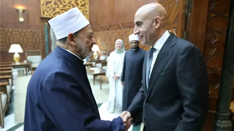 شيخ الأزهر ووزير التعليم يؤكدان ضرورة استعادة مكانة المدرسة الحكومية واحترامها