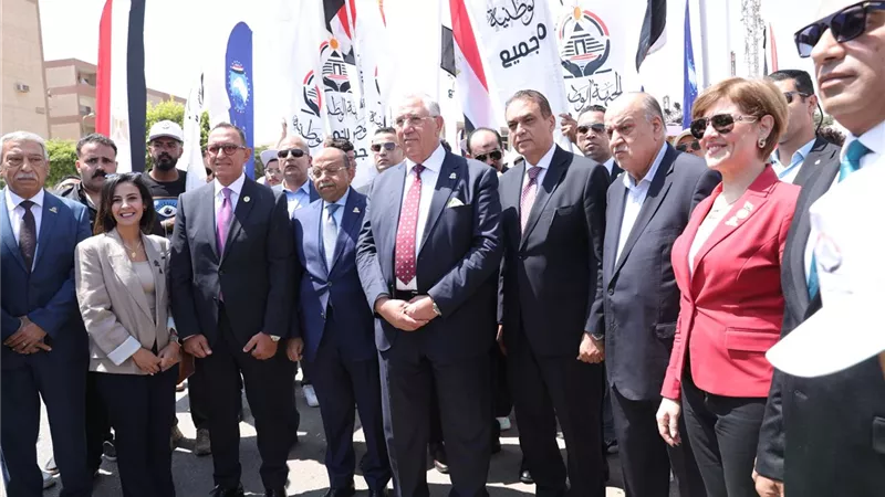 قيادات 
