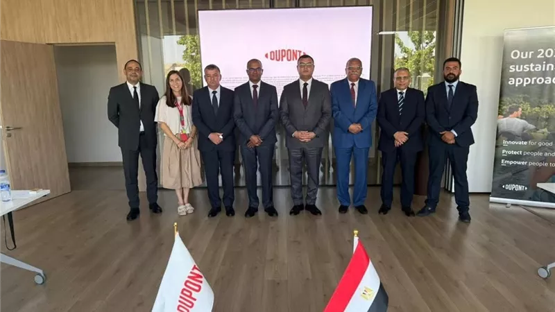 وزير الإسكان يزور مركز 