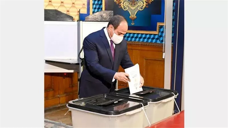 الرئيس السيسي يدلي بصوته في انتخابات مجلس الشيوخ 2025