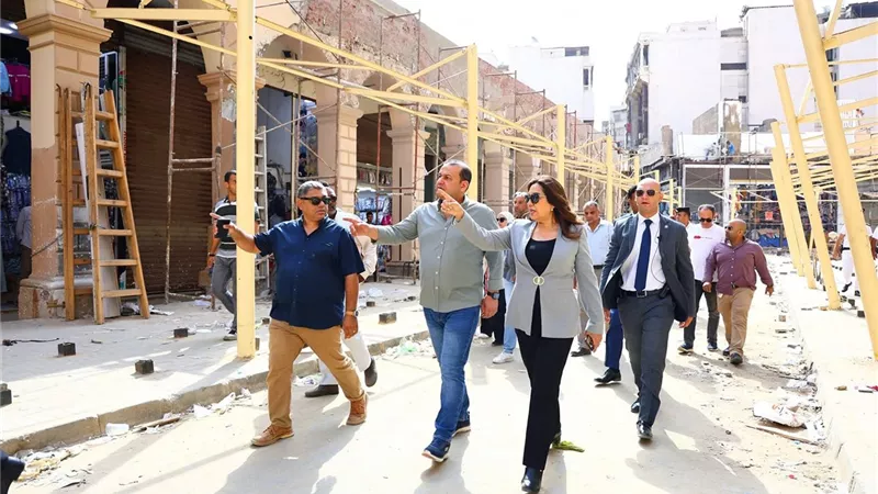 38 مليون جنيه لتطوير سوق العتبة.. وزيرة التنمية المحلية تتفقد المرحلة الأولى
