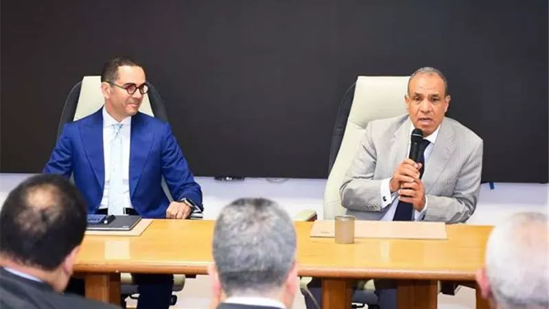 وزيرا الخارجية والاستثمار يؤكدان ضرورة التكامل بين السياسات الخارجية والاقتصادية لتعزيز مكانة مصر إقليميًا ودوليًا