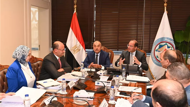 المالية وقطاع الأعمال يطلقان خطة لتعظيم عوائد أصول الدولة