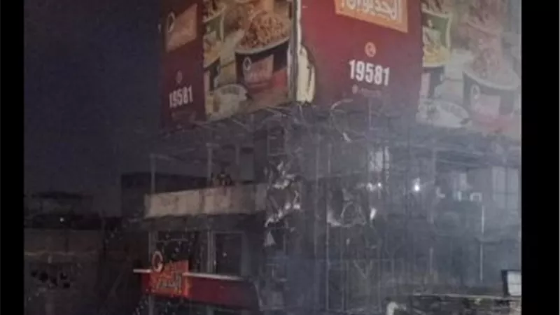 الحماية المدنية تسيطر على حريق مطعم كشري الخديوي بشبرا الخيمة 