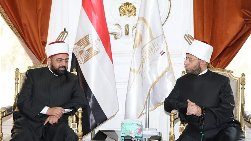 وزير الأوقاف ومفتي الأردن يبحثان التعاون في نشر الوسطية ومواجهة التطرف