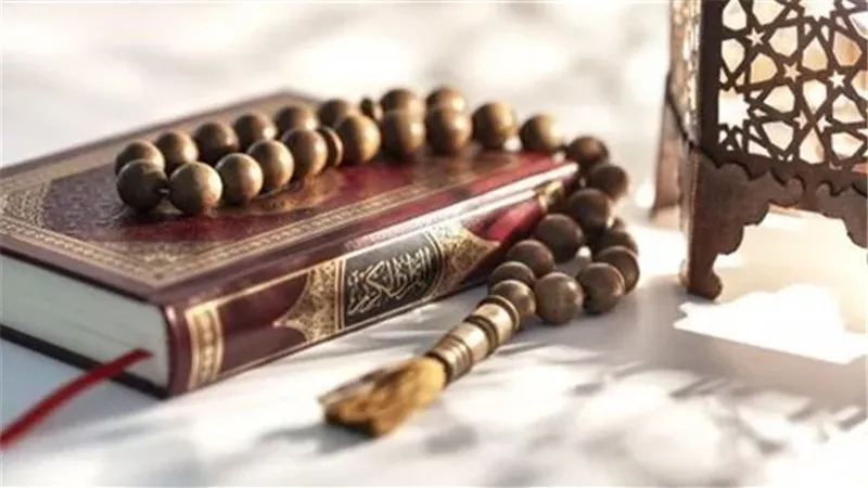 سنة مهجورة في زمن الغفلة: وصية النبيﷺ لأمته قبل أن تغفو أعينهم