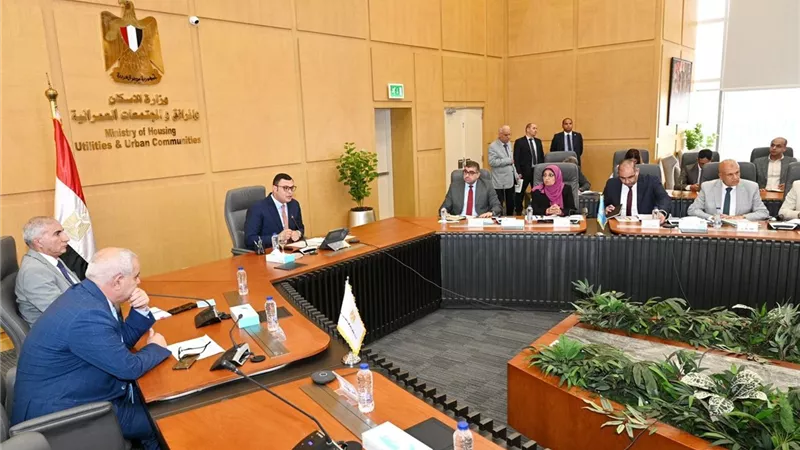 وزير الإسكان: اتخاذ كافة الإجراءات للتيسير على الموظفين المُنتقلين للعمل بالعاصمة الإدارية الجديدة