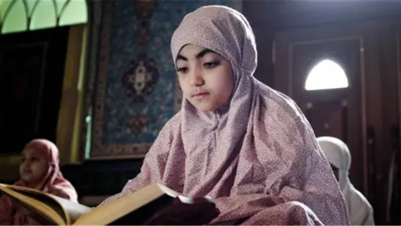 منظومة علاجية متكاملة.. كيف يعالج الإسلام القلق والاكتئاب لدى المراهقات؟