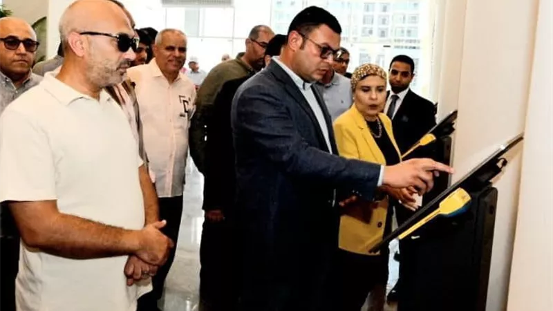  وزير الإسكان يشهد بدء التشغيل التجريبي لمركز خدمات هيئة المجتمعات العمرانية الجديدة بمدينة العلمين الجديدة