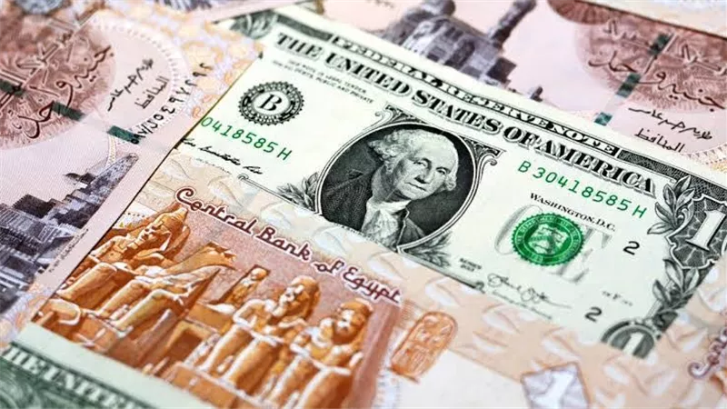 الجنيه يحقق أفضل أداء له أمام الدولار منذ بداية العام 2025