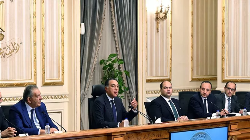 رئيس الوزراء: سجلنا أمس رقما قياسيا فى استهلاك الكهرباء بلغ 39500 ميجا وات