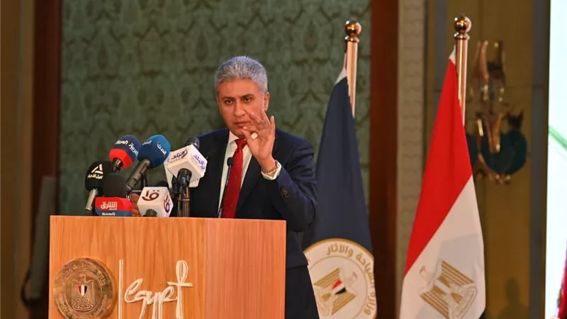 وزير السياحة: مصر لن تتوقف عن إبهار العالم بما تنفرد به في مجال الآثار