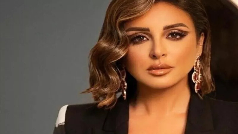 تتواجد في غرفتها مع أصدقائها .. محمود سعد يكشف تفاصيل الحالة الصحية لأنغام 