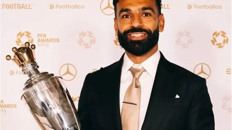 وزير الرياضة يهنئ محمد صلاح بفوزه بجائزة أفضل لاعب في الدوري الإنجليزي 
