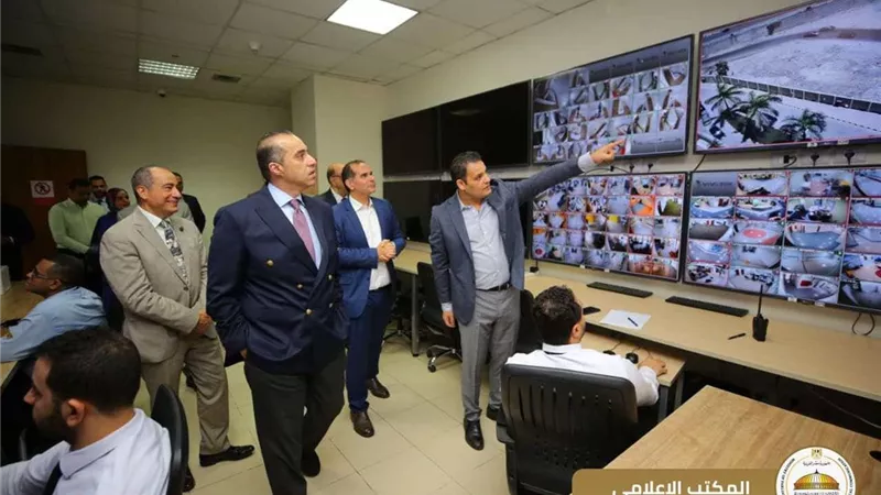 وزير الشؤون النيابية يزور مستشفى الناس: تمثل صرحًا إنسانيًا وطبيًا 