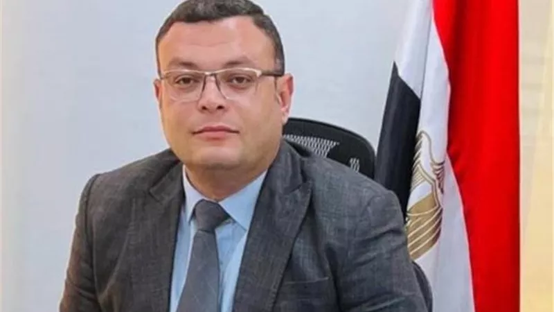 وزير الإسكان يوجه بضرورة الاهتمام بأعمال الصيانة لمختلف طرق مدينة الشروق