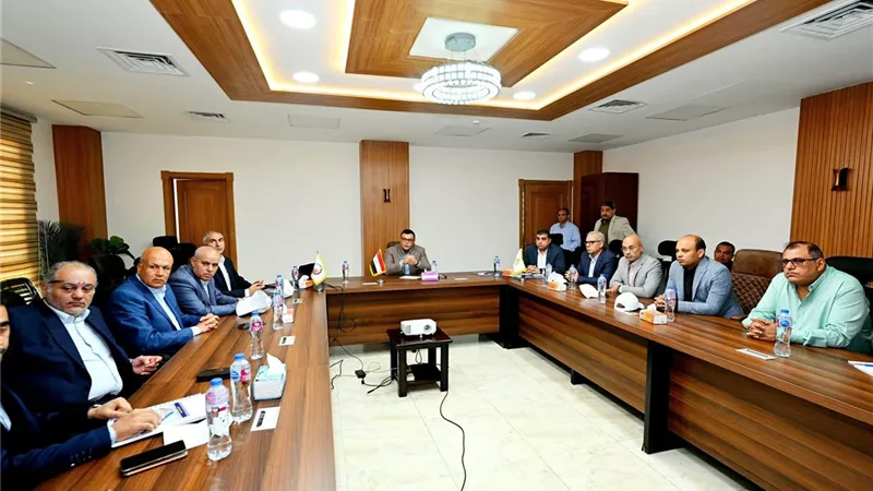 وزير الإسكان يتابع ملف تقنين الأراضي بمدينتي العبور الجديدة والشروق