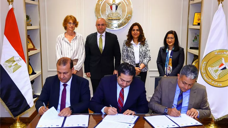 تفاصيل.. «التنمية المحلية» توقع برتوكولات 4 مشروعات بتكلفة 480 مليون جنيه