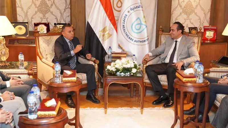 رئيس هيئة الرعاية الصحية يبحث مع شركة 