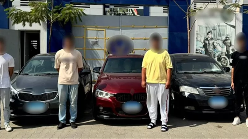 الداخلية تكشف تفاصيل ضبط المتهمين بمطاردة فتاتين في الجيزة