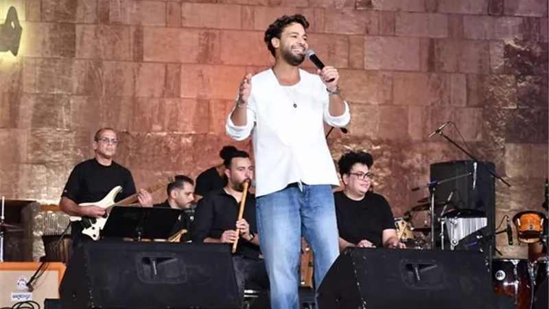 أحمد جمال يختتم فعاليات مهرجان القلعة الـ 33 بحفله الغنائي