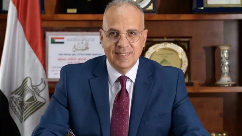 وزير الري يتابع معدلات إنجاز مشروع تأهيل المنشآت المائية