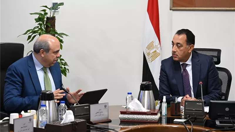 رئيس الوزراء يتابع الموقف التنفيذي لمشروع 