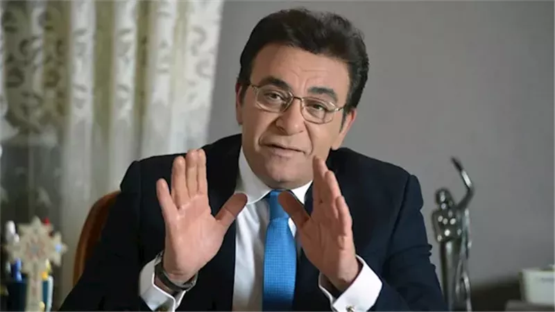 وفاة الإعلامي عاطف كامل المذيع بالتليفزيون المصري