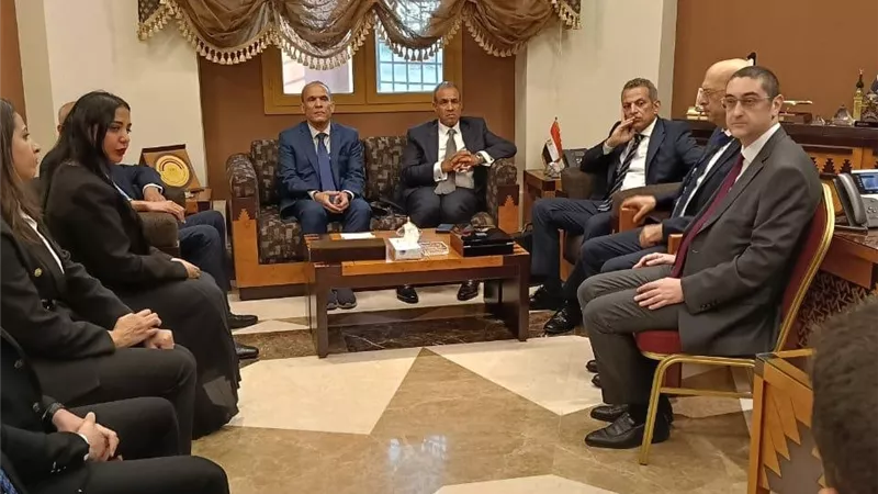 تفاصيل زيارة  وزير الخارجية لمقر القنصلية العامة المصرية في جدة