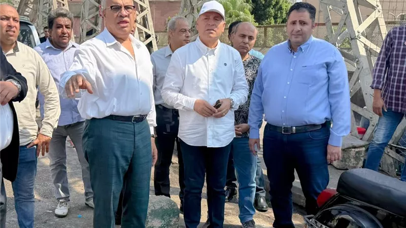 صور.. كوبري الليمون خالي من الباعة الجائلين واستعدادات لافتتاح مول تجاري