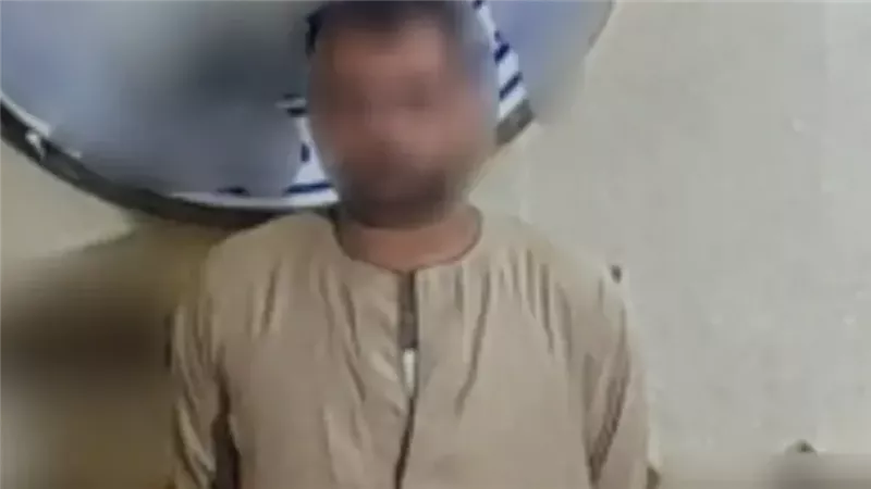 ضبط محتال استولى على أموال المواطنين بانتحال صفة موظف بنكي بالمنيا